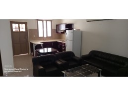 شقة من غرفتين وصالة ومطبخ وحمامين شبه مؤثثة في منطقة السيف 305 دينار بحريني