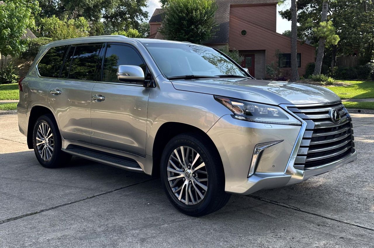 Want to sell my used 2019 Lexus 570 and very clean I am the first owner of this car and it is barely