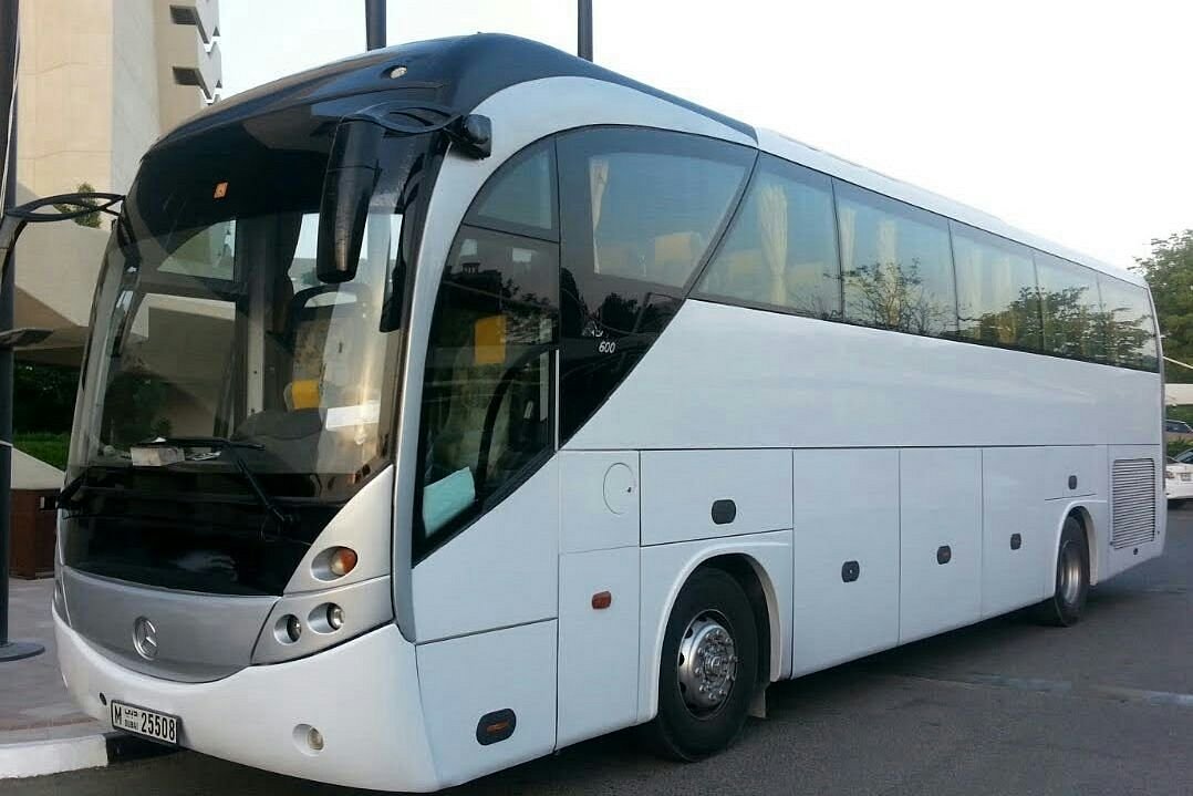 Rent a Mercedes bus for 50 passengers - comfort and luxury for all your trips with New Year offers!