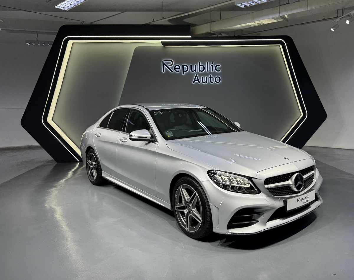 Mercedes C180 - Elegance and power in every detail with special offers from Rent Bus