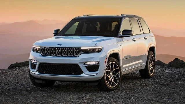 Jeep Grand Cherokee: Unmatched luxury and power with offers from Rent Bus