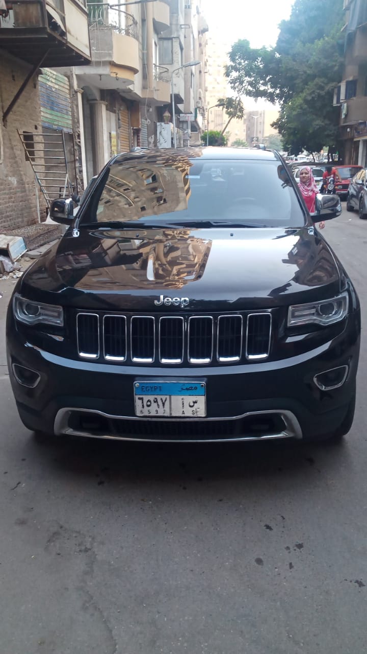 Grand Cherokee Rental: Exclusive Deals for Luxury Off-Road and City Travel