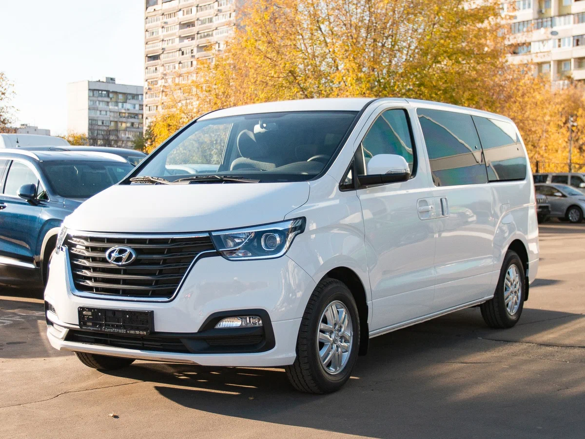 "Hyundai H1 Rental: Enjoy Comfort, Space, and Discounts for Your Next Journey"