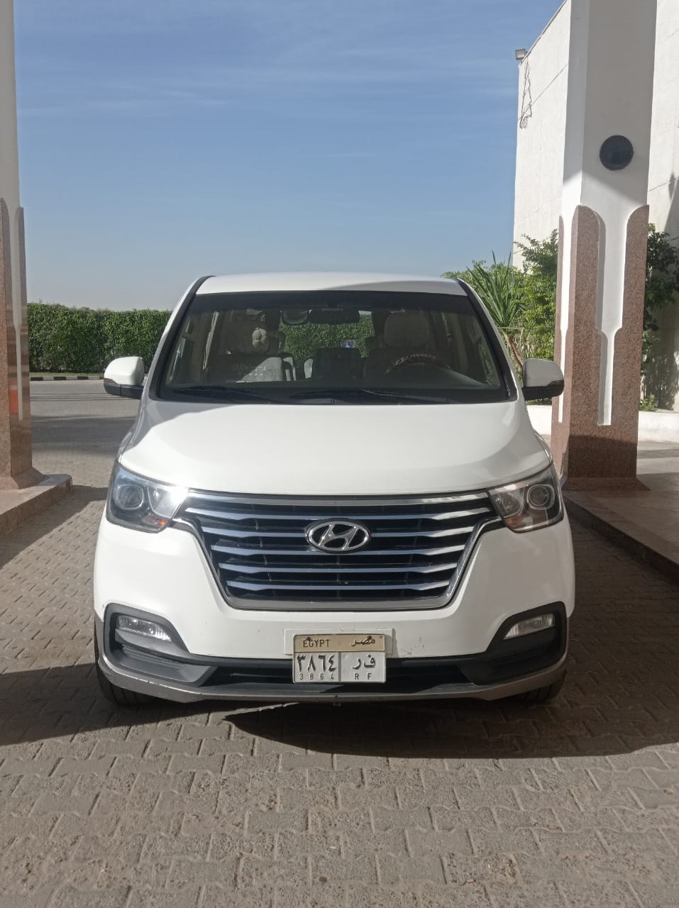 Hyundai H1 - Your perfect companion for business and adventure trips with Rent Bus for Tourist Trans