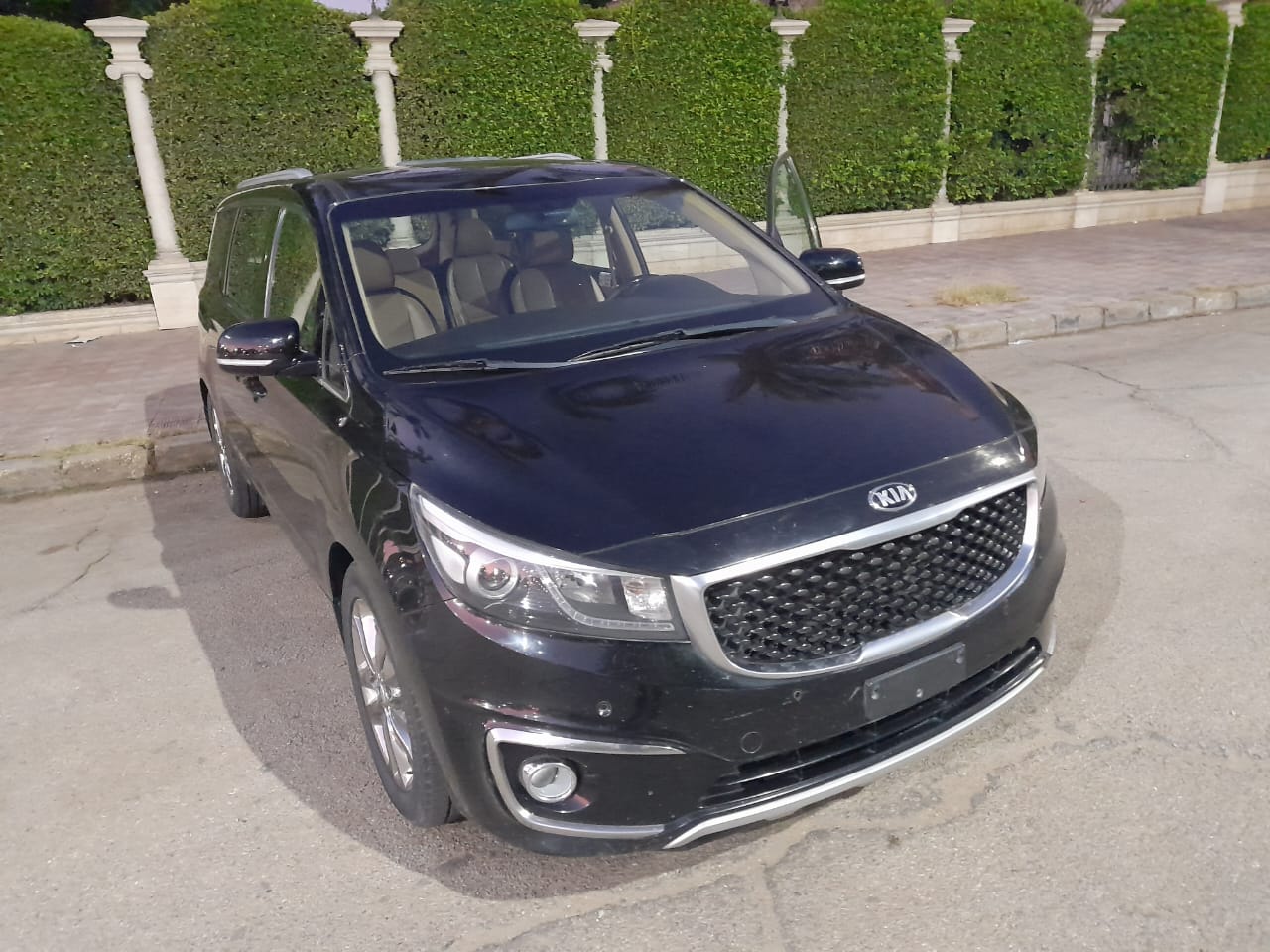 Kia Carnival: Your Family-Friendly Travel Partner From the Egyptian Limousine Company