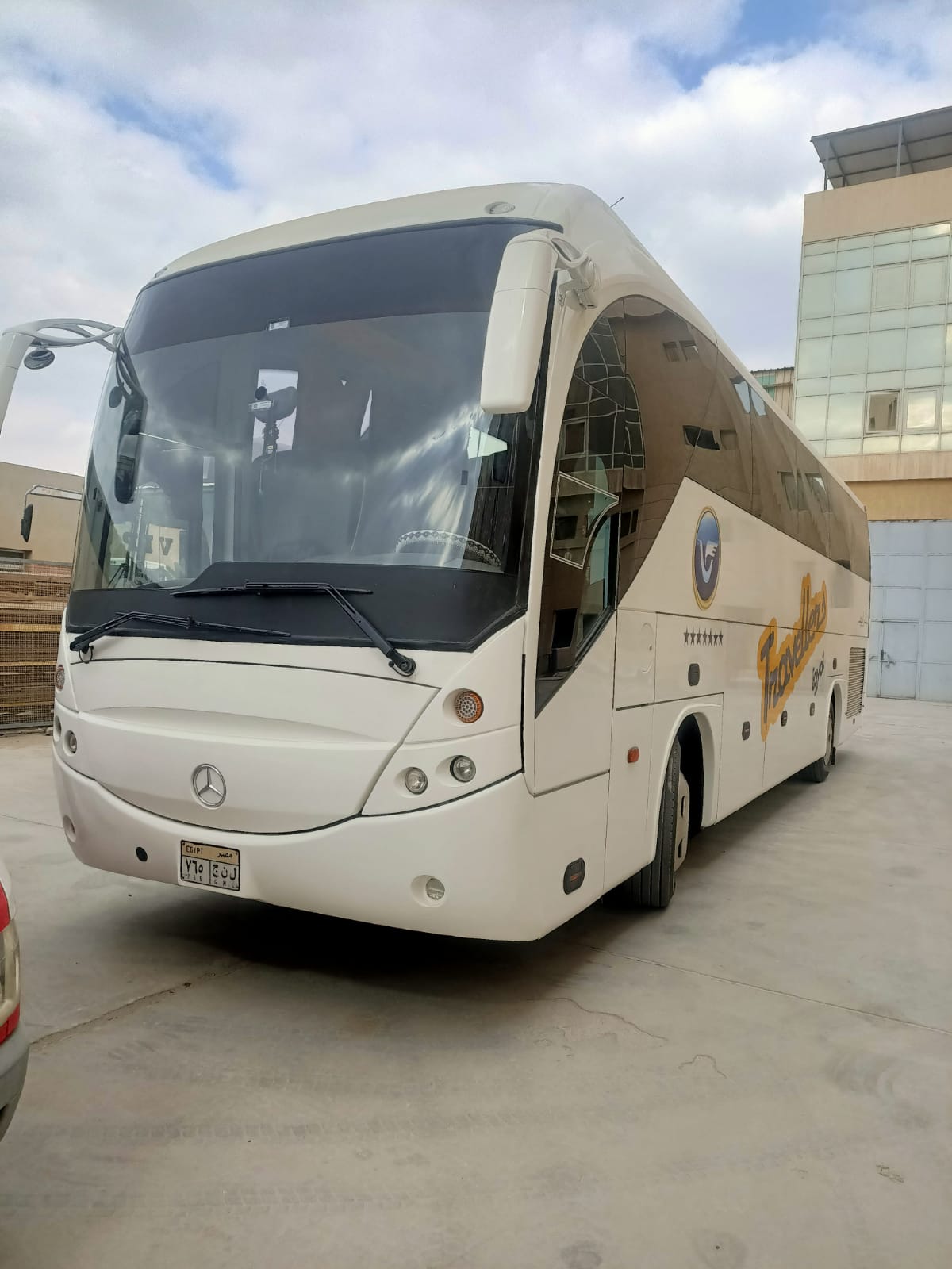 Are you looking for a comfortable and safe means of transportation for your group? We offer you a 50