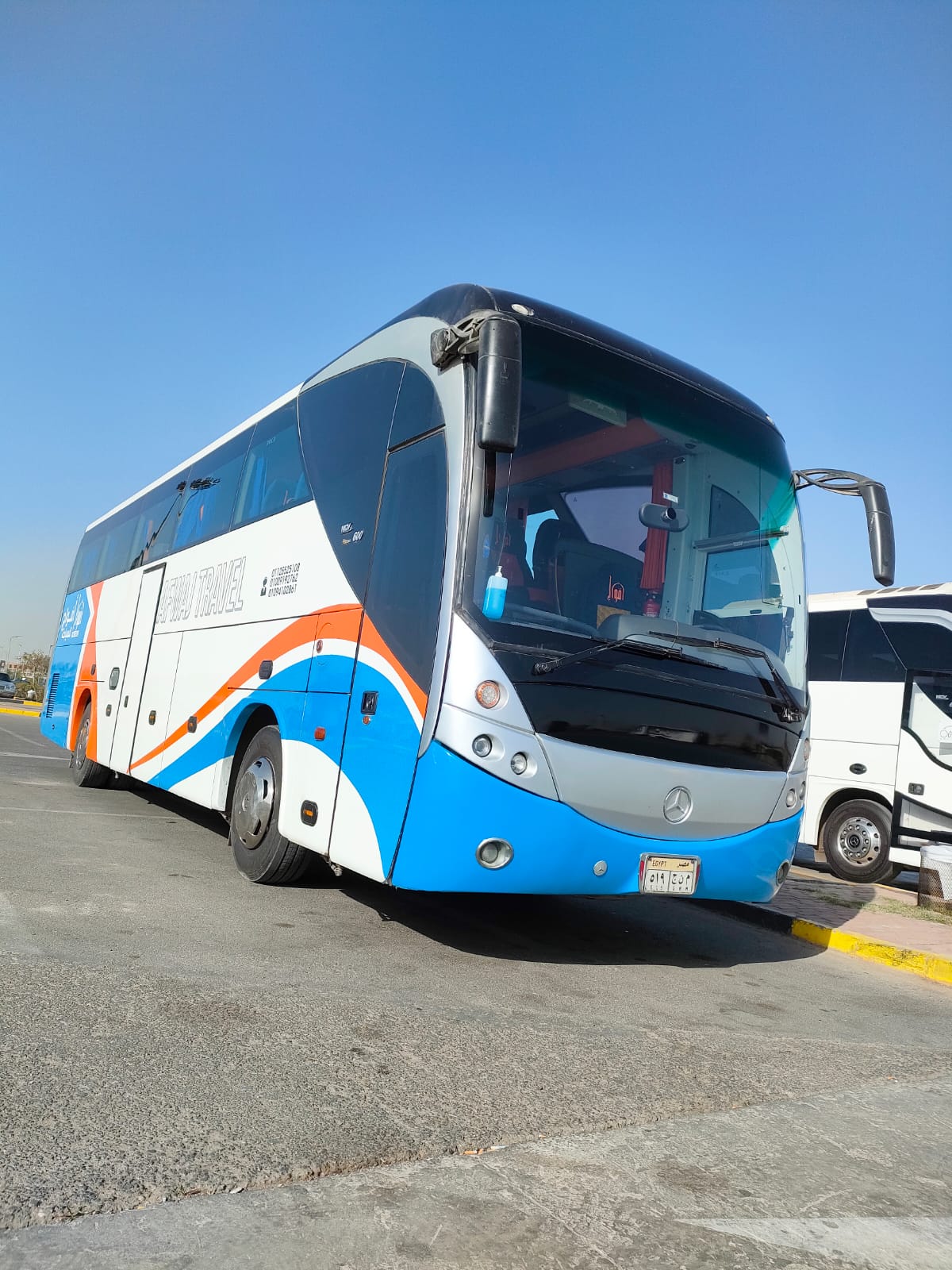 Mercedes rent bus with a capacity of 50 passengers, ideal for group trips, companies, tourism, and